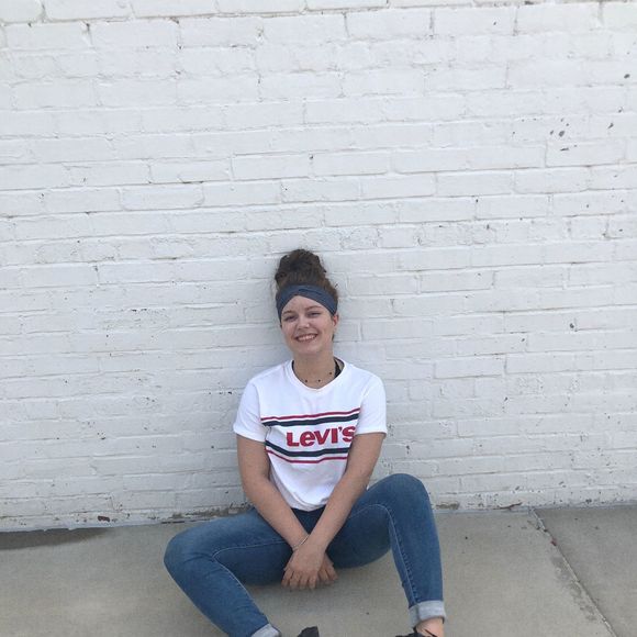 Meet your Posher, Shelbey - Picture 1 of 1